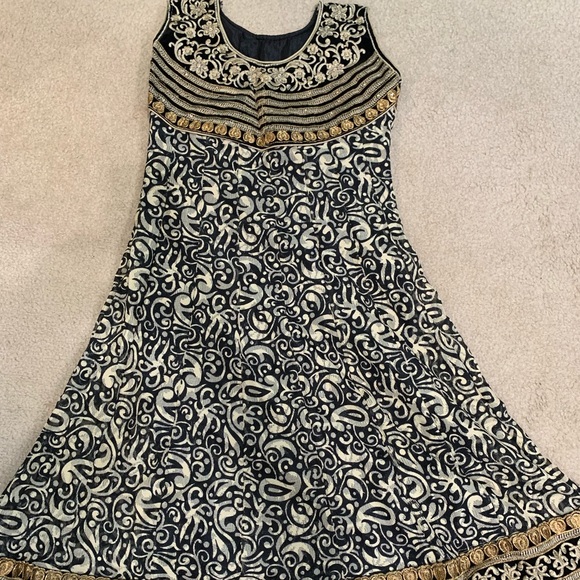 Party wear Indian kurti - Picture 4 of 6